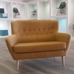 SOFA 2P MOD. OPORTO TAP.  MOSTAZA