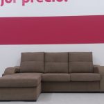 CHAISELONGUE REVERSIBLE MOD. ONDA CON COJIN ENTERO TAP. BEIGE Y DOS POUFFS