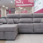 CHAISELONGUE IZQ. MOD. MARTE TAP. GRIS DOS RELAX ELECTRICOS, RESPALDOS RECLINABLES, ARCON Y DOS POUFFS